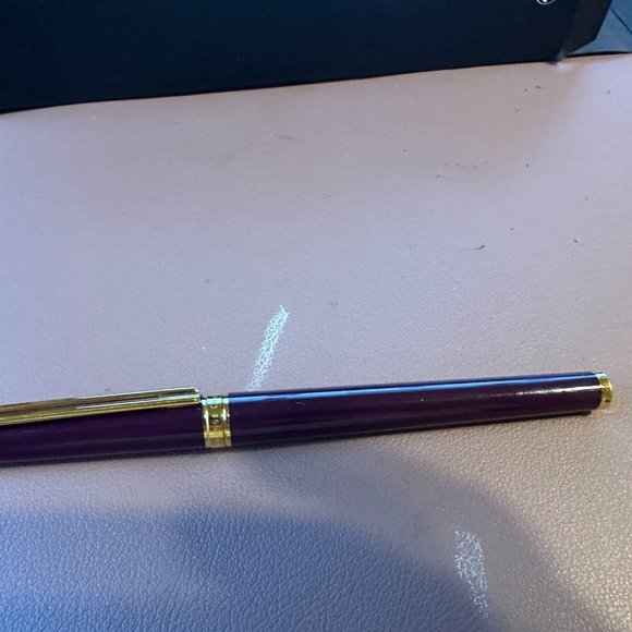 2 Mont Blanc Pens and a Mont Blanc Pen Holder - Picture 5 of 8